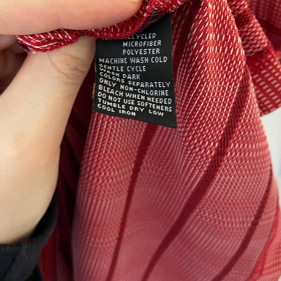 GREG NORMAN Men’s Red Collared Golf Shirt Medium - Picture 10 of 11